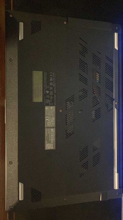 Portátil ASUS Vivobook (AMD Ryzen 5 7520U - RAM: 16 GB - 512 GB SSD)