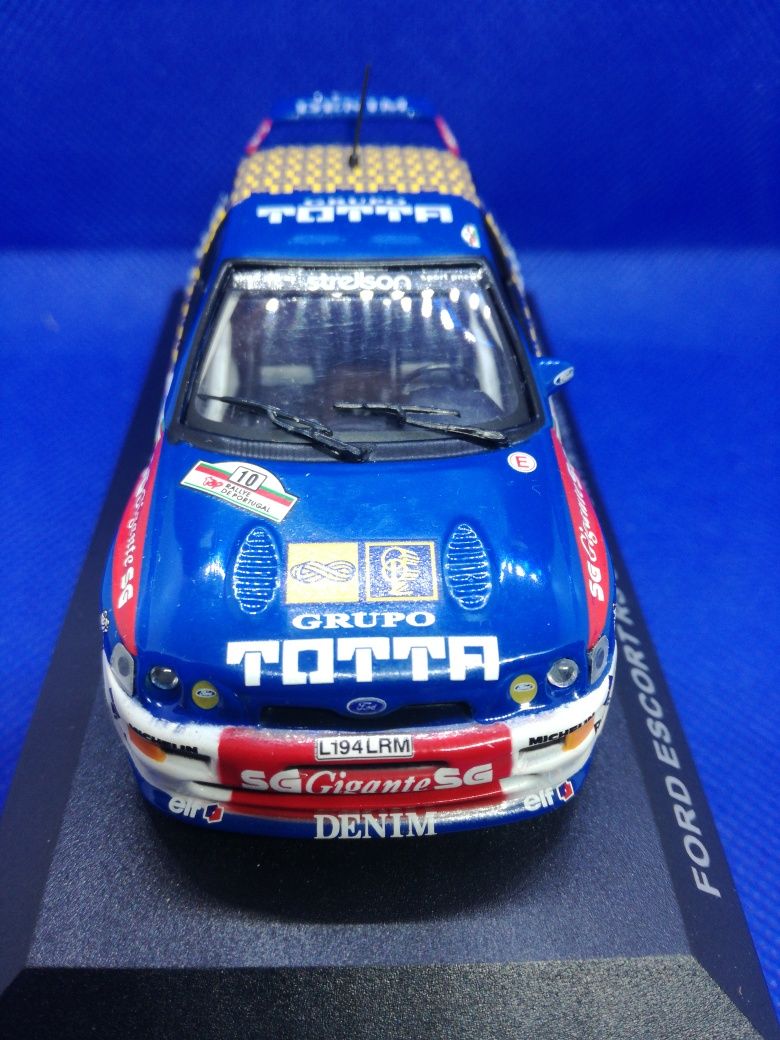 N.141 Miniatura 1/43 Forf Escort RS Cw F Peres  1995 Rally de Portugal