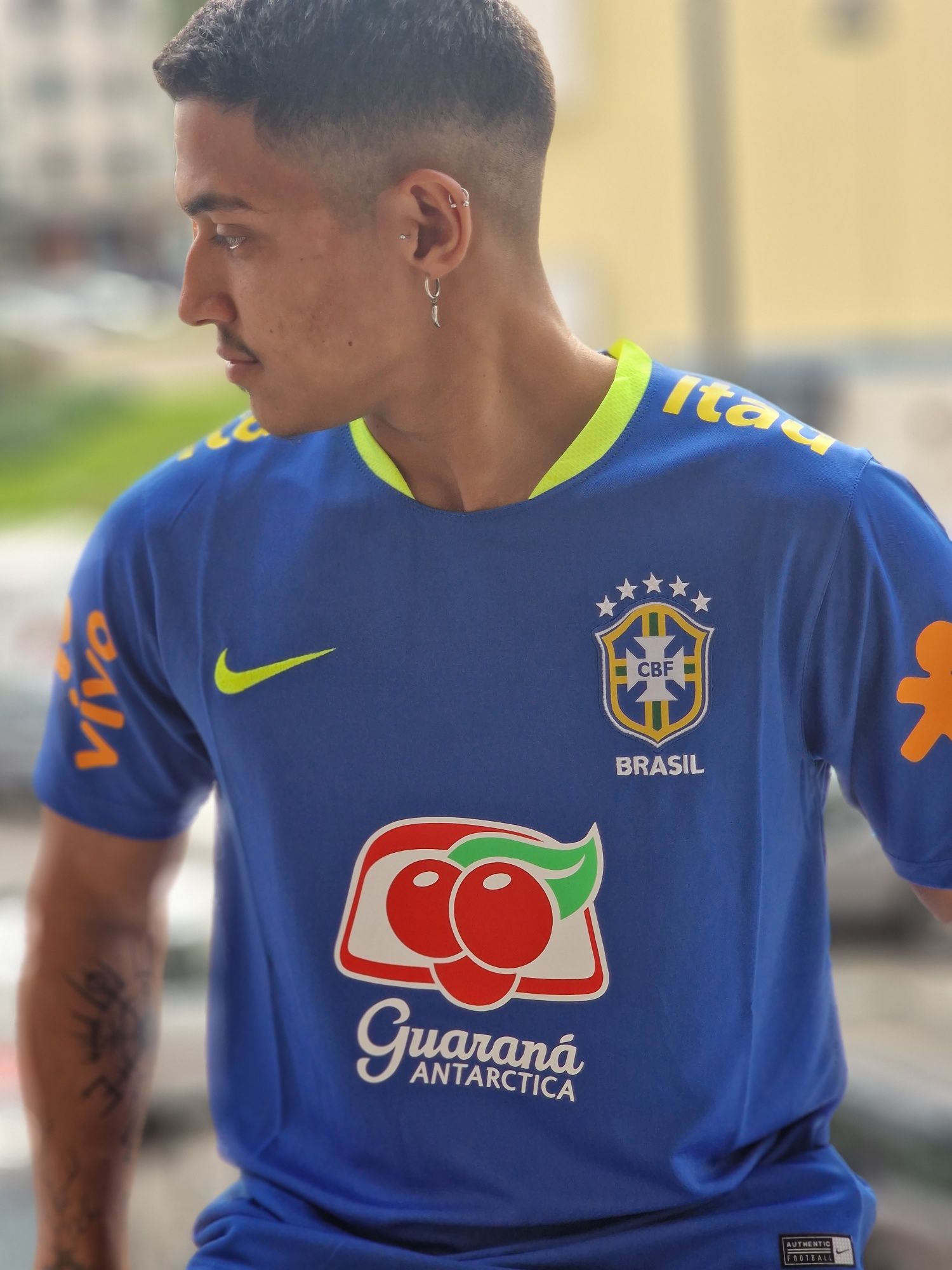 Camisa do Brasil Azul, Amarela, Preta