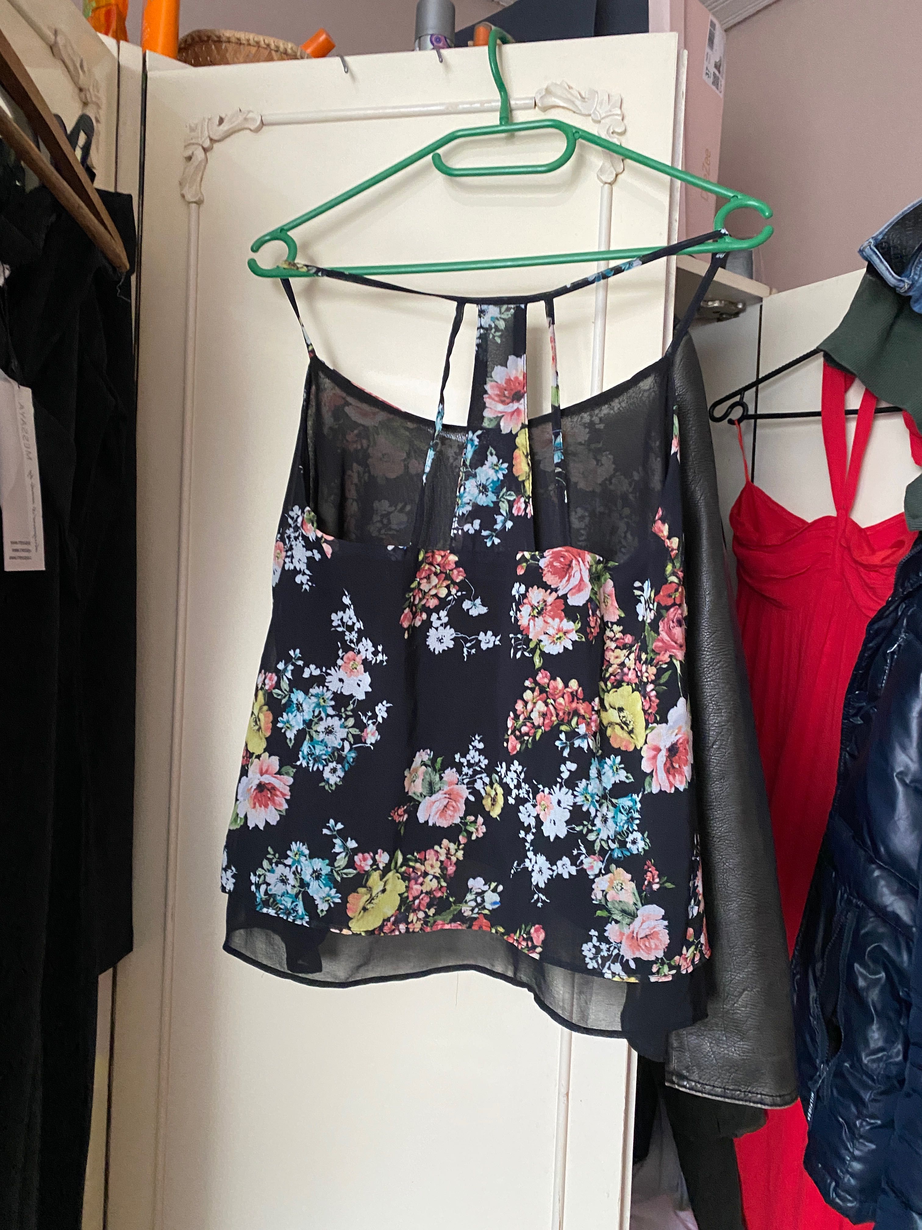 Bluzka top Bershka w kwiaty kwiatki zwiewna luźna kwiatowy wzór