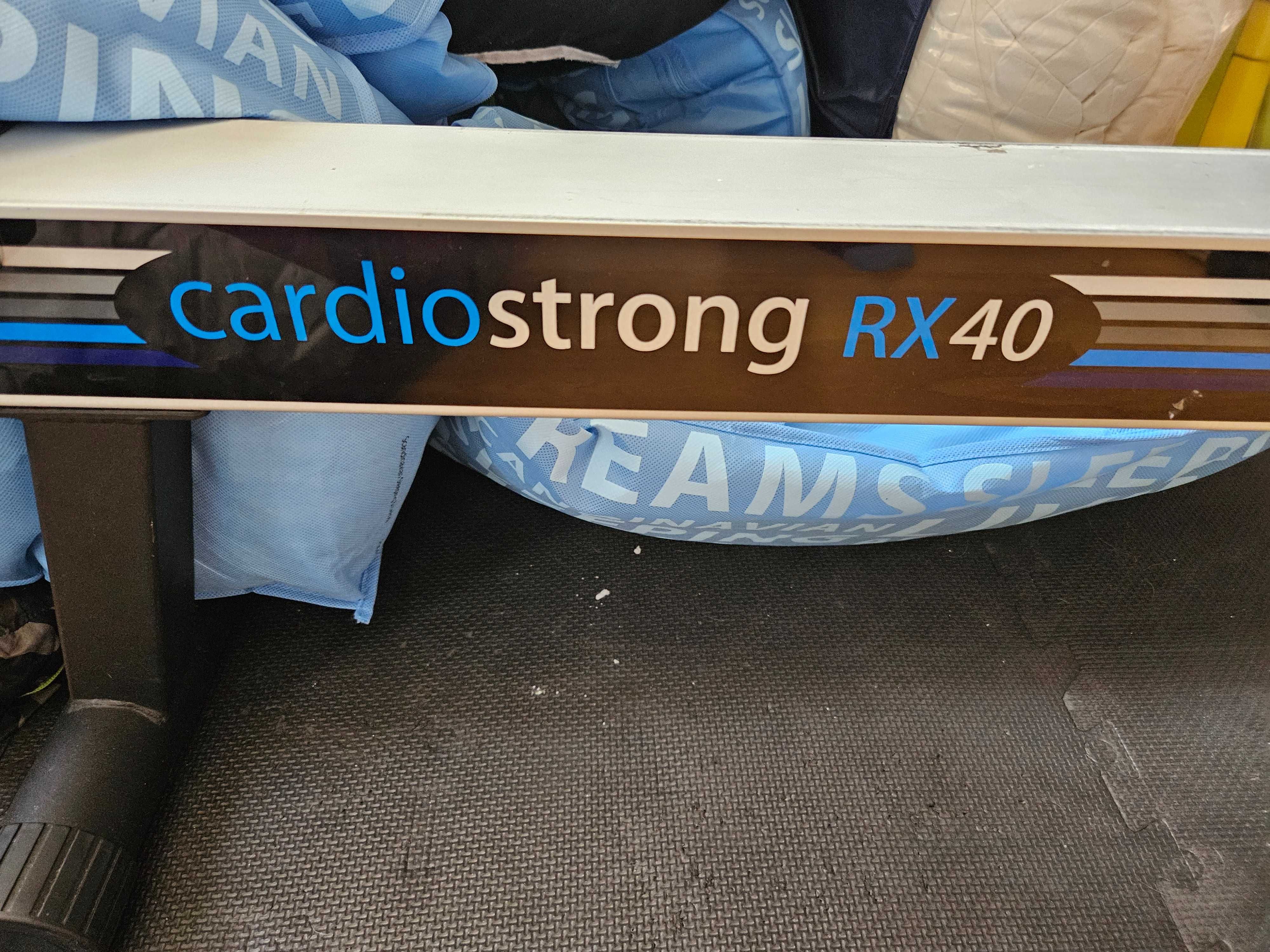 Wioślarz Cardiostrong RX40