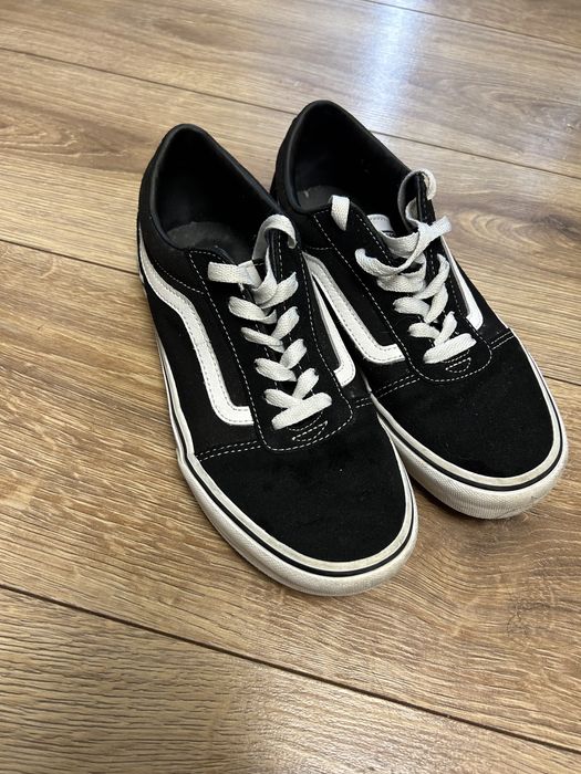 Продам оригинальные макасины Vans