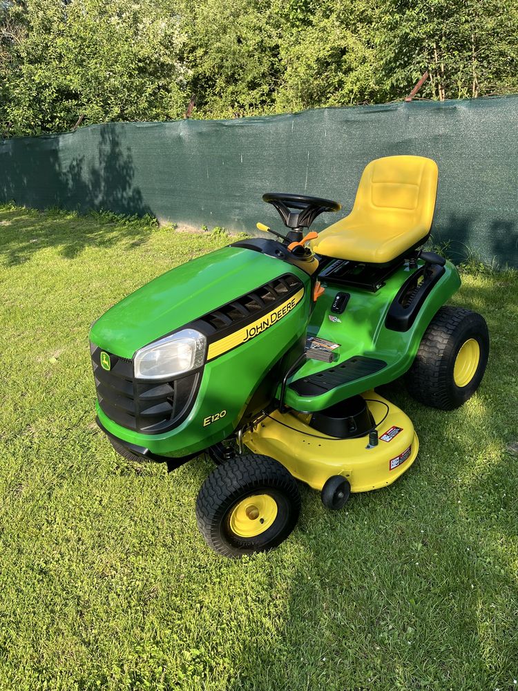 Kosiarka traktorek John Deere E120  20koni