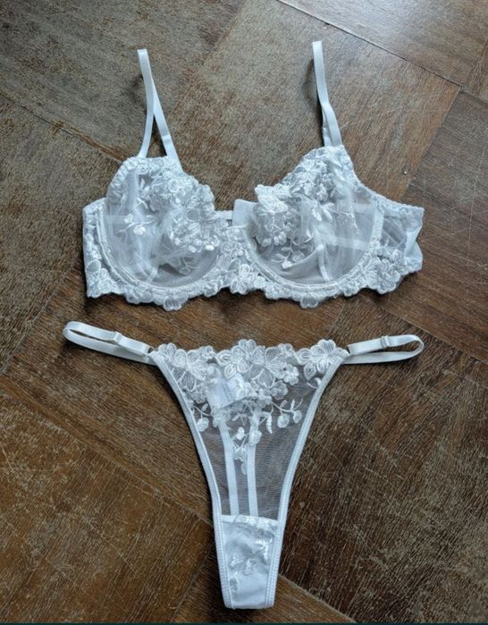 Комплект кружевний ніжний