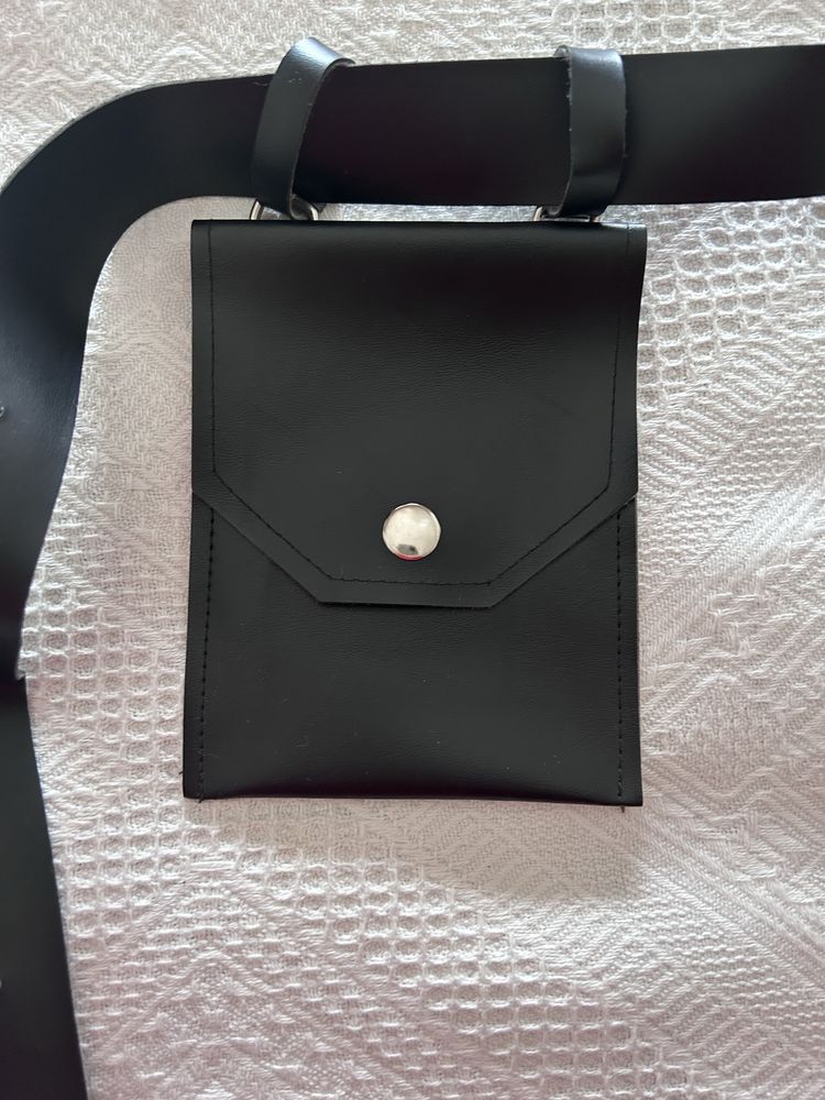 Cinto com “bolsas”
