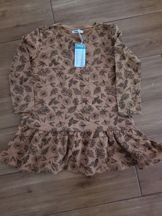 Sukienka dla dziewczynki rozmiar 128