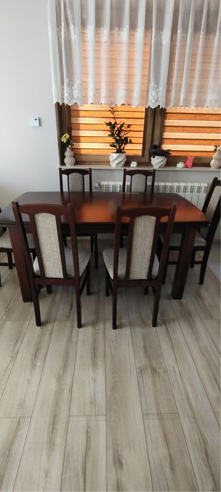 Stół do jadalni z 6 krzesłami