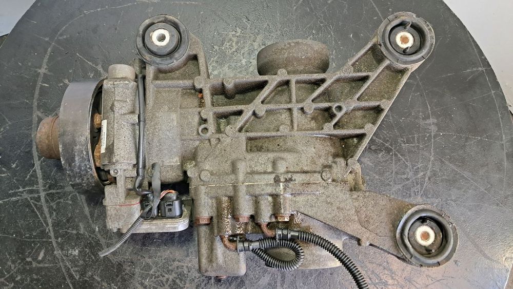 Редуктор задний Skoda Yeti Superb OCTAVIA 2.0 TDI 2012 0BR525010B