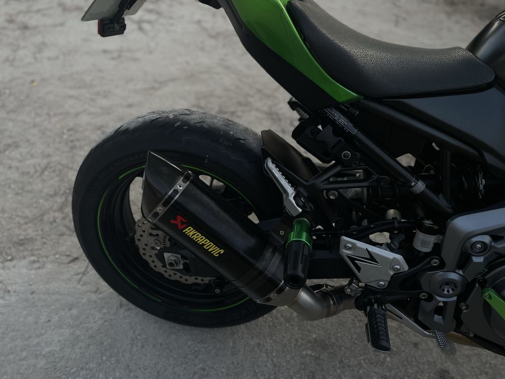 Kawasaki z900 bem estimada de garagem