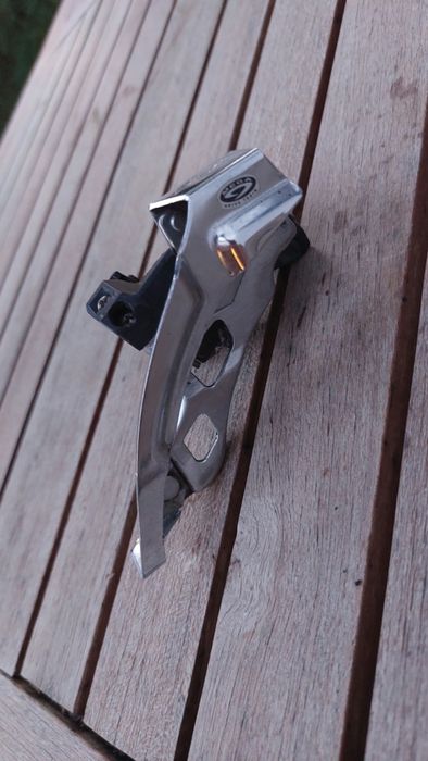 Desviadores frontais Shimano SLX e Deore