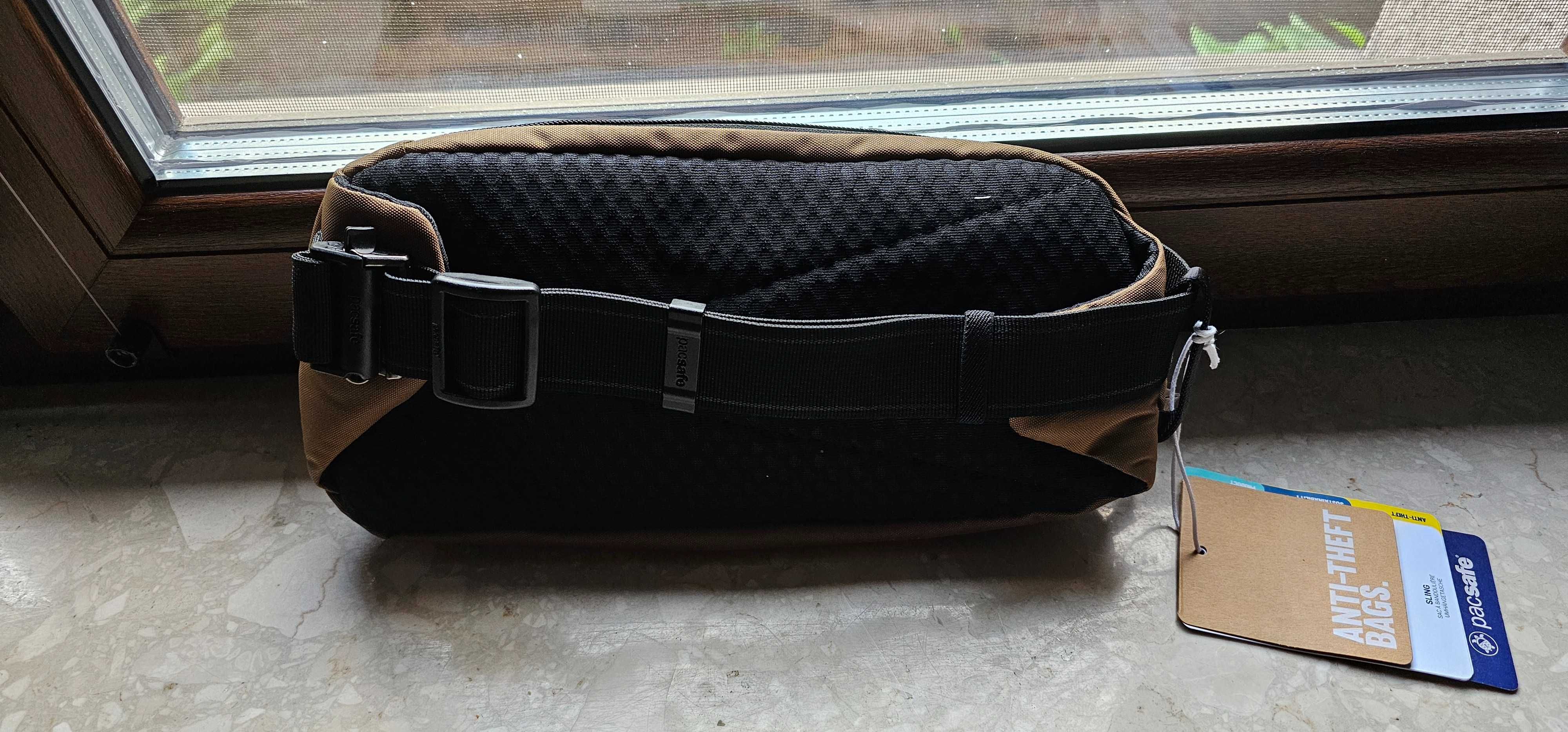 Saszetka plecak antykradzieżowy Pacsafe Vibe 150 - brązowy