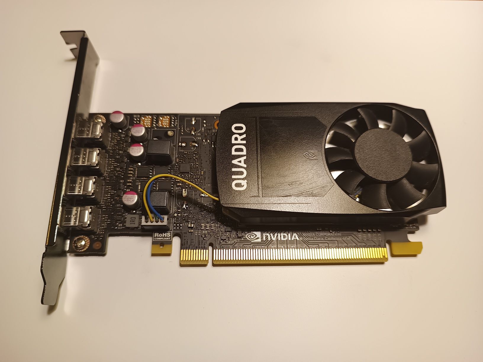 QUADRO P1000 4 GB GDDR5 4x