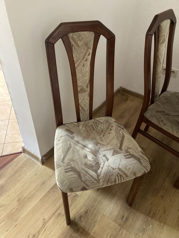 4 krzesla do stolo stan bardzo dobry !