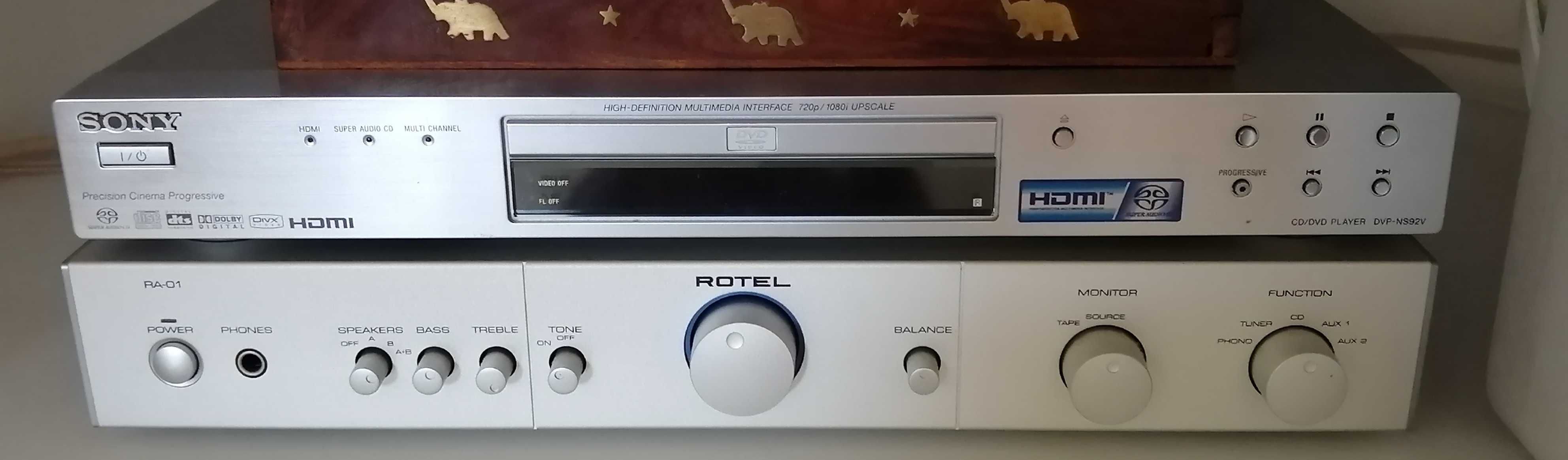 Amplificador Rotel e Colunas - Polk Audio Signature S15E White