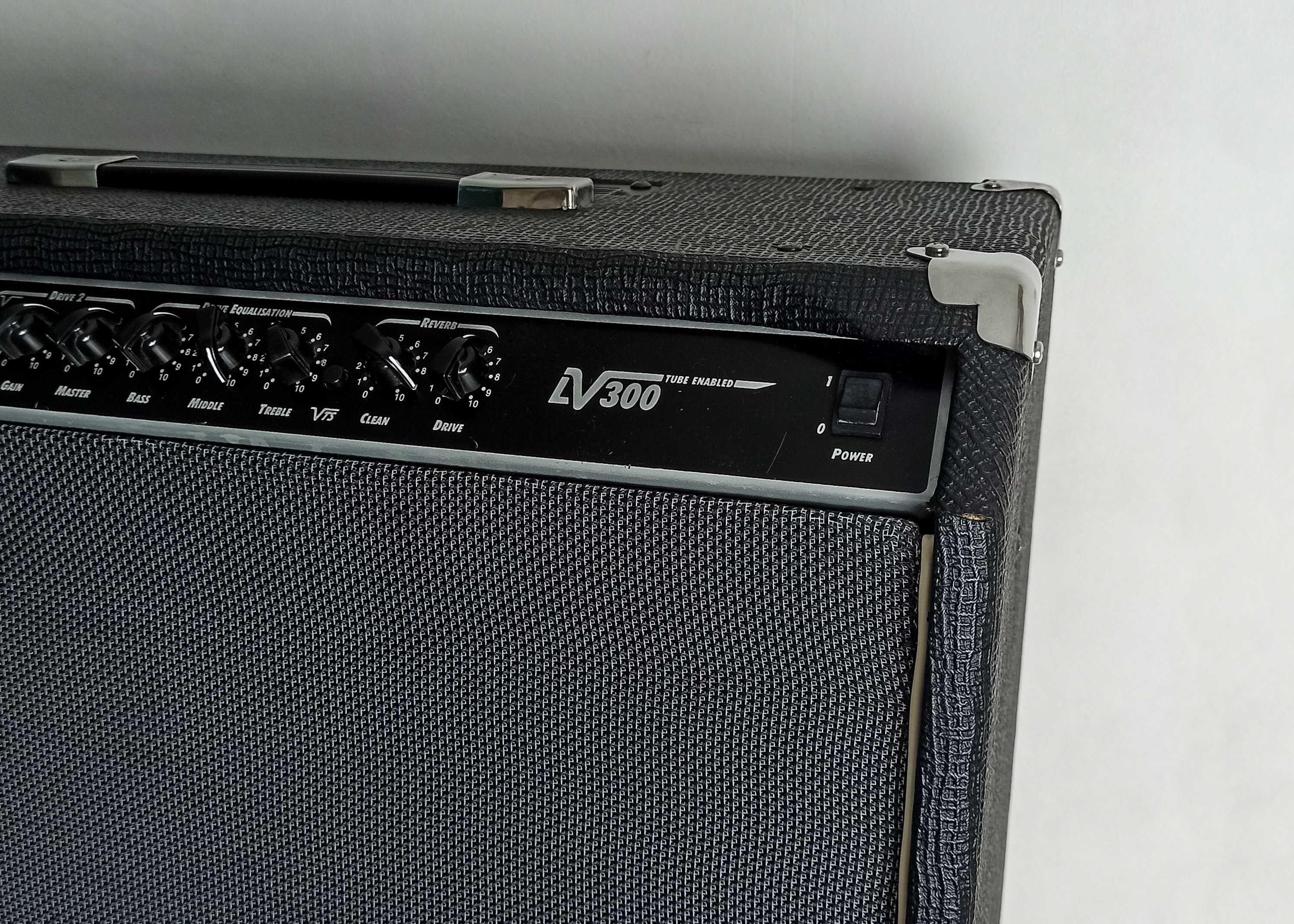 Комбопідсилювач Laney LV300 / Комбік для електрогітар Laney LV300