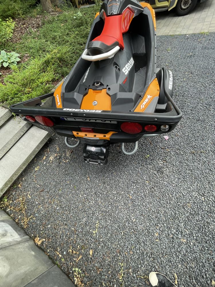 Seadoo Spark Trixx 2up 60mh z przyczepką BRP