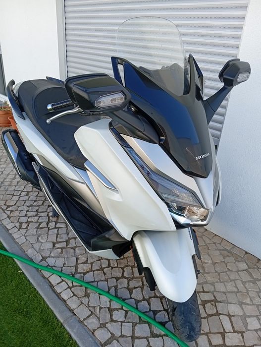 Honda forza 300 bom estado