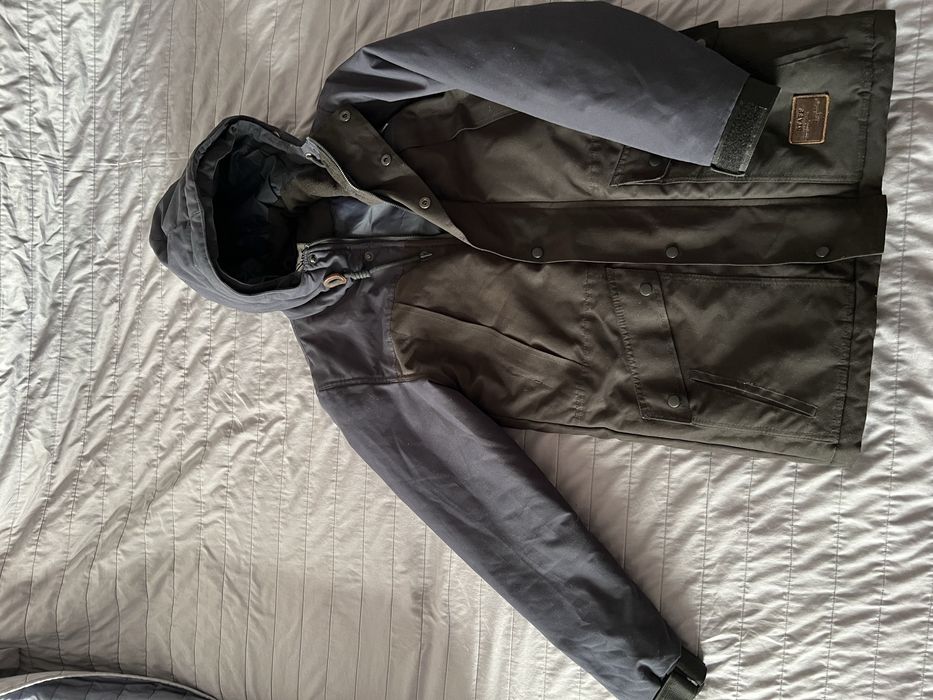 Зимова куртка Staff