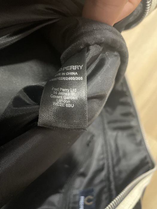 Czarna torba podróżna weekendowa Fred Perry małe logo