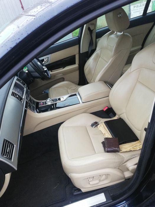 Jaguar XF S lift 3.0D 306DT skóry bixenon JGJ alufelgi 20"