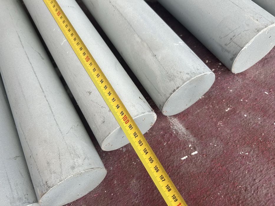 7 Pilaretes metalicos galvanizados