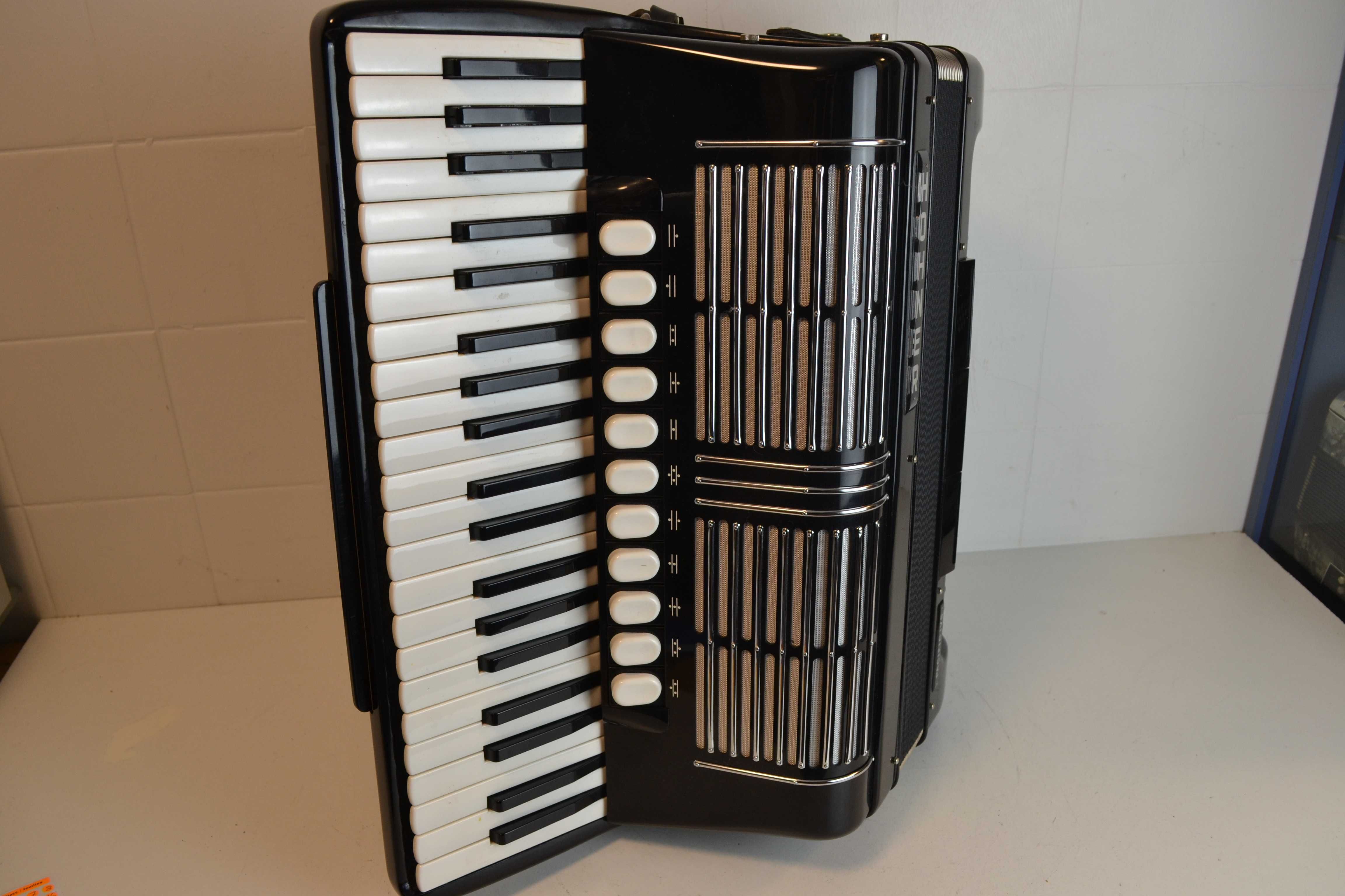Vendo Hohner Pacific IVS 4 Voz N. 240