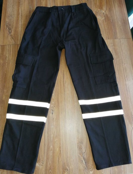 Czarne spodnie robocze z odblaskami rozm L