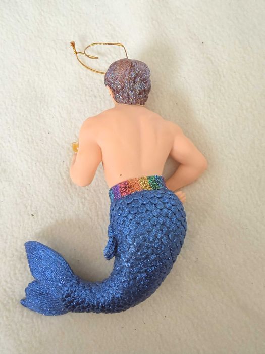 Enfeite sereio merman em porcelana com glitter – vários modelos
