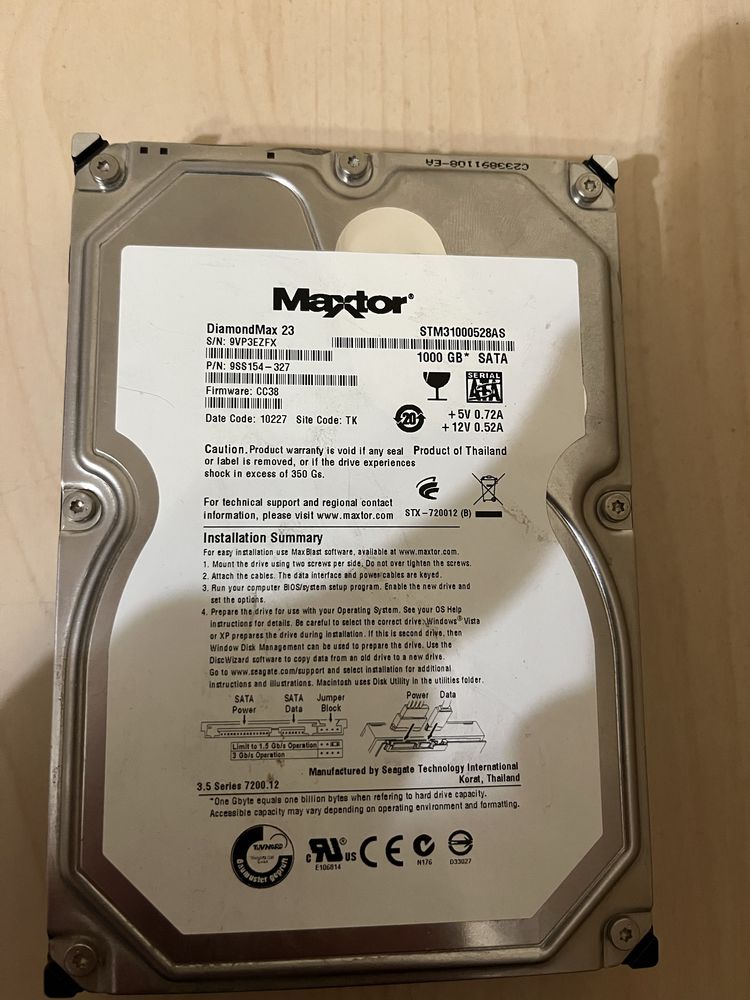 Жорсткий диск Maxtor DiamondMax 23 STM31000528AS 1TB ( не працює )