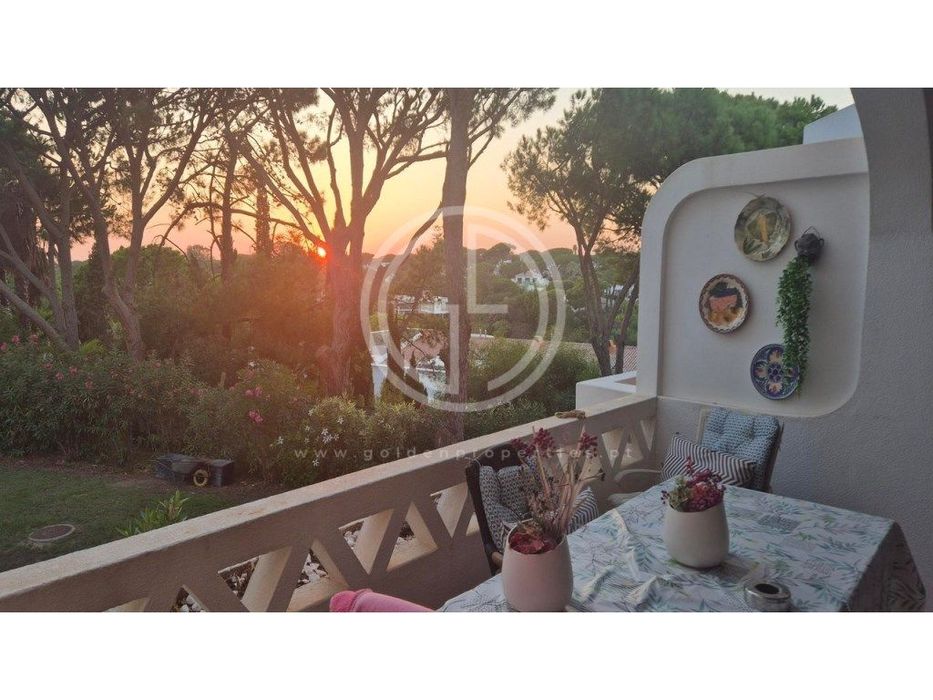 Apartamento T2 duplex perto do centro de ténis em Vale do Lobo