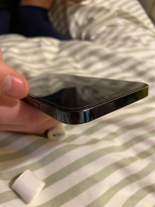 Iphone 12 pro Bateriia 81%