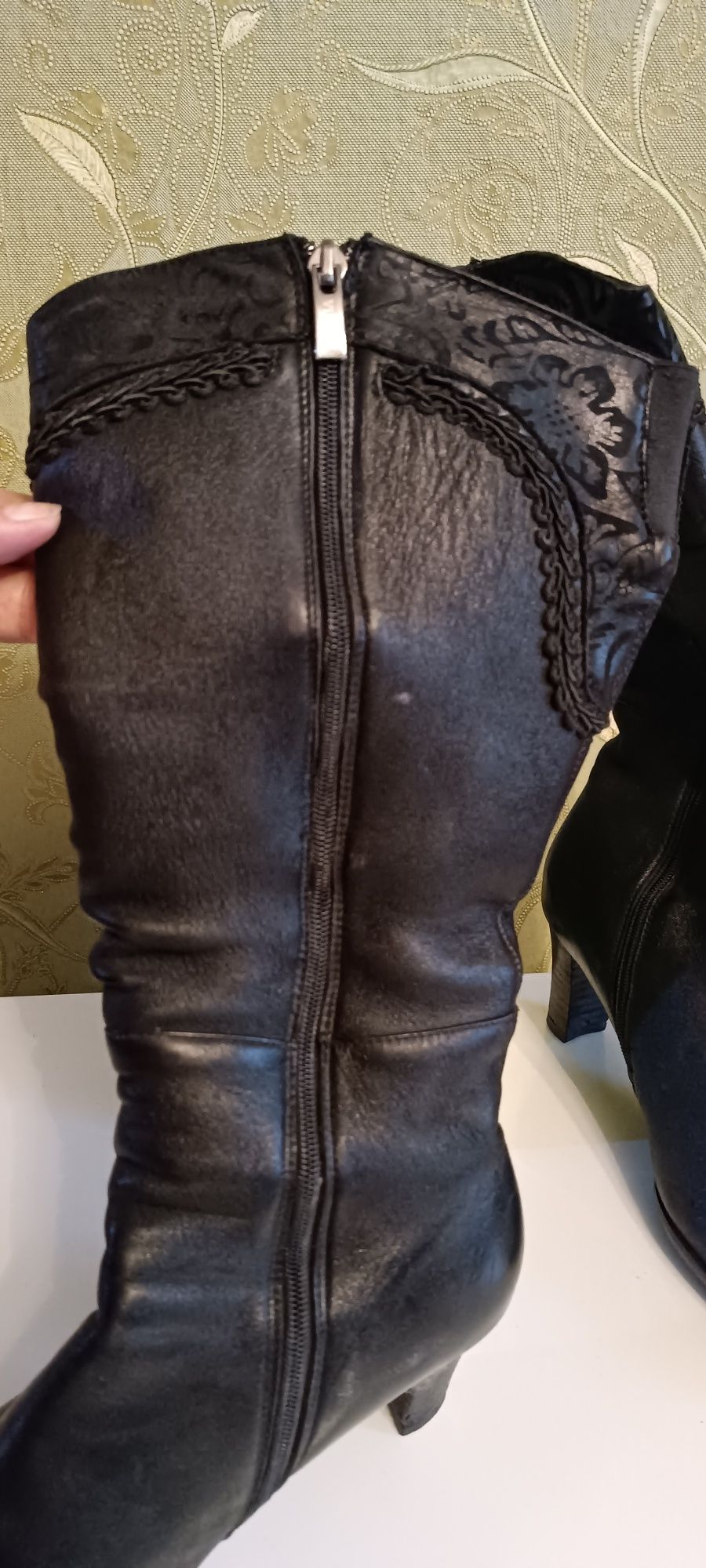Продам Кожаные сапоги зимние