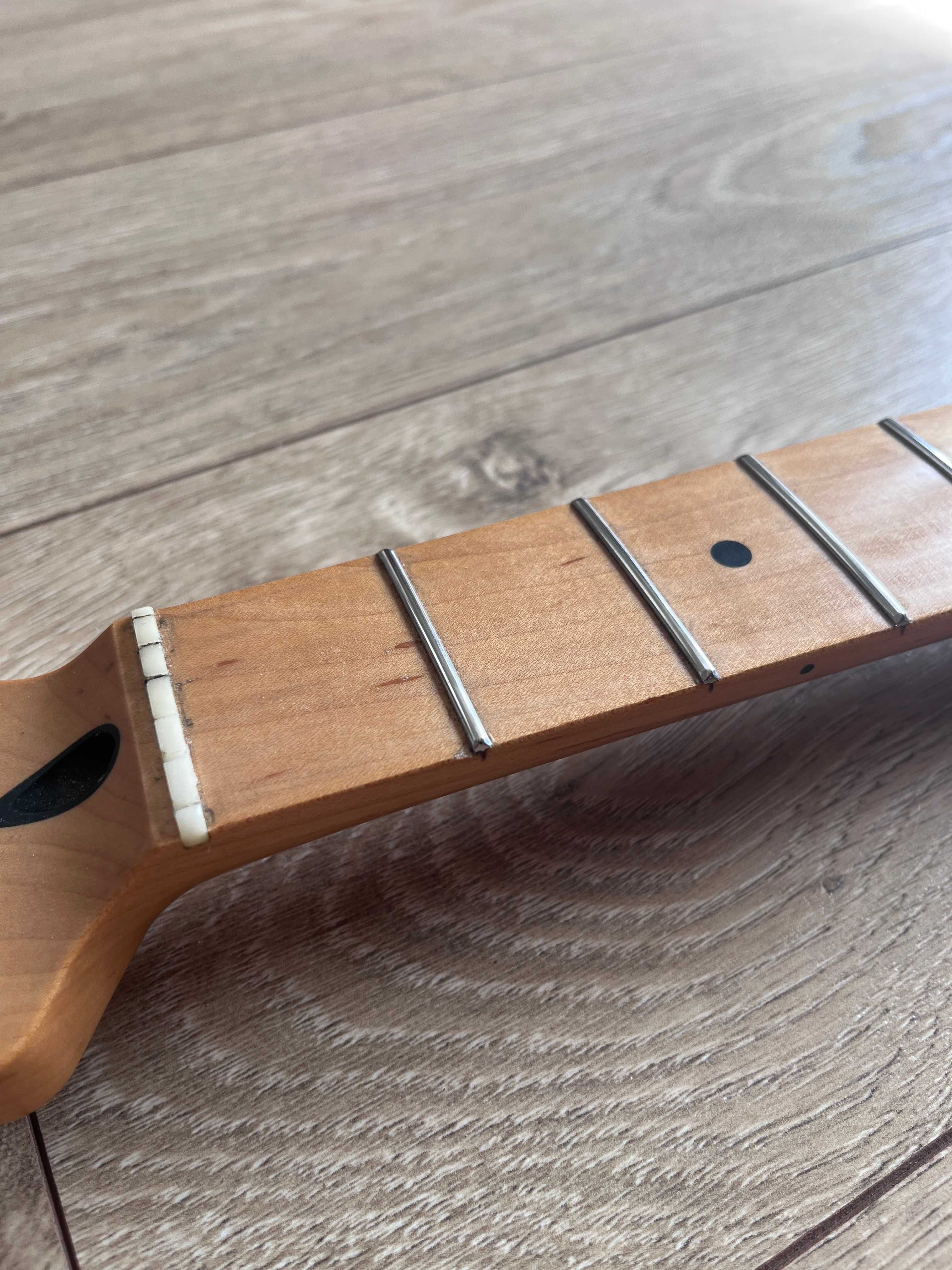 Gryf Fender Deluxe Strat MiM