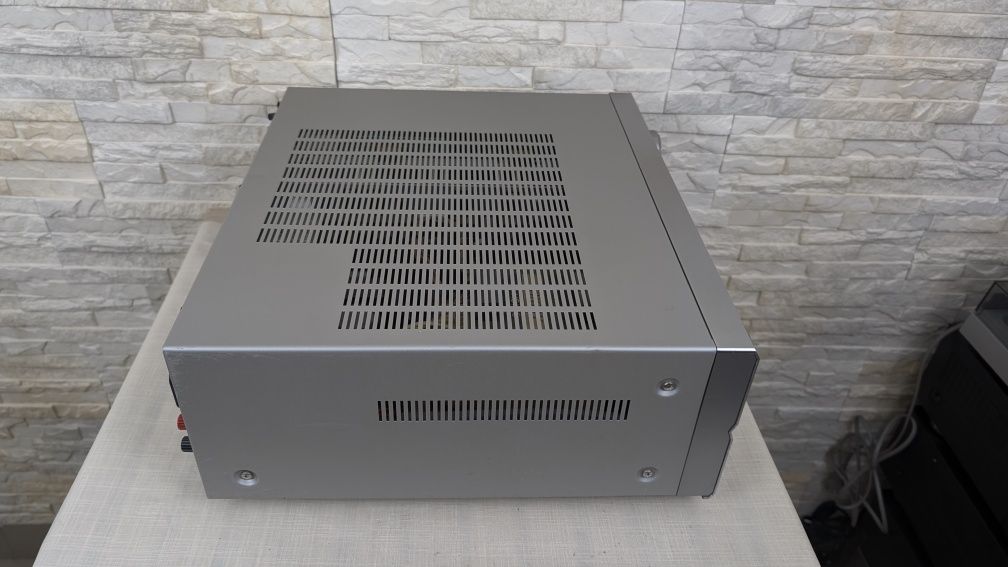 Denon AVR-3805 Wysokiej klasy amplituner kina domowego z pilotem
