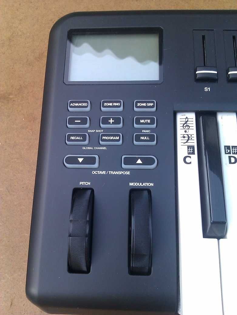 Alesis QX49 - Controlador MIDI de 49 teclas com enorme funcionalidade
