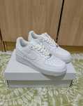 Białe buty damskie NIKE Air Force 1 R 40