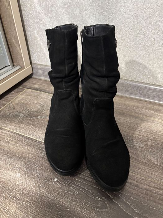 Чоботи з натуральної замші