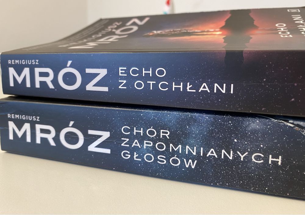 R. Mróz - pakiet 2 książek sci-fi, super stan! „Echo z otchłani” &…