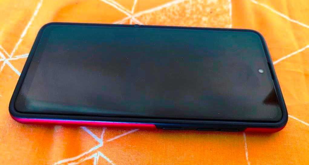 Samsung A51 com capa resistente em óptimo estado