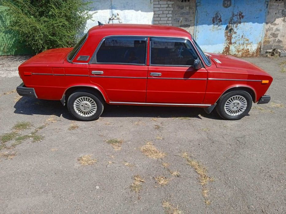 ВАЗ 2103 імпортний варіант підвищеної комфортності