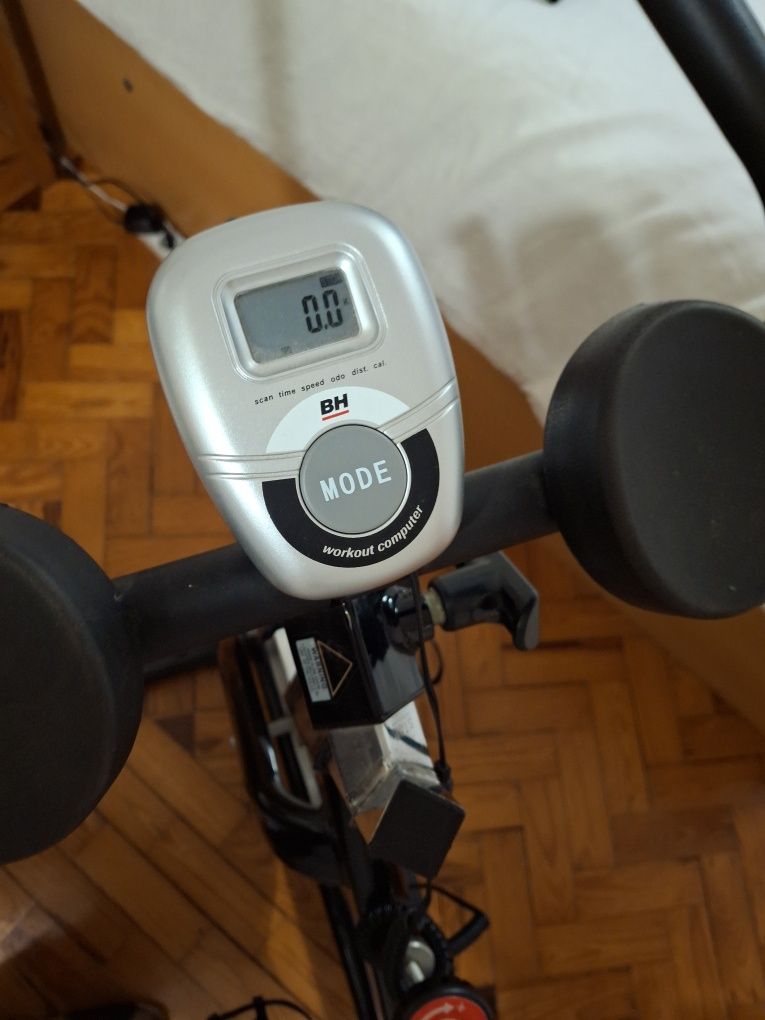Bicicleta estática BH 9132SP