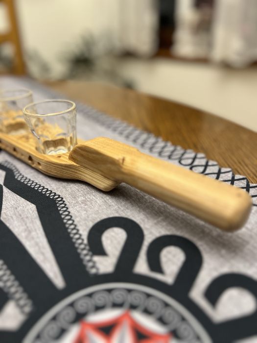 Tacka na kieliszki góralska, ręcznie robiona, drewniana ozdoba