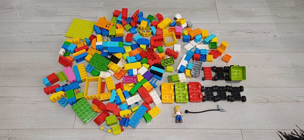 Zestaw 260 Elementów Klocków Lego Duplo Auta Wysyłka!