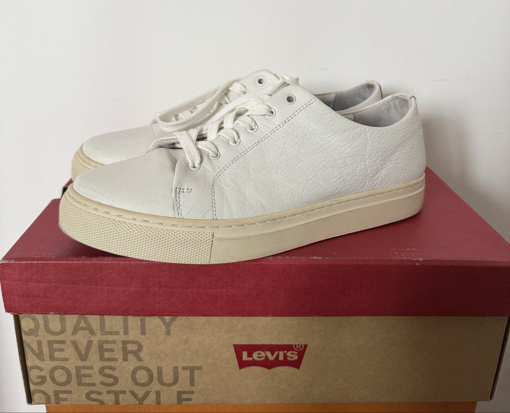Buty trampki Levi’s skórzane białe 39