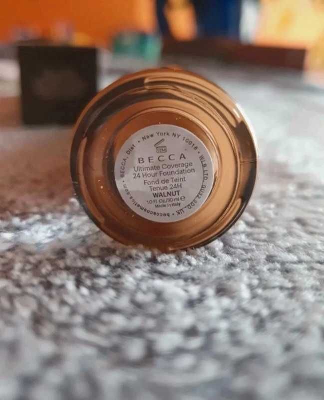 Becca ultimate coverage 24 h Walnut