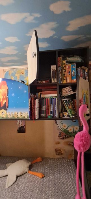 Дитяче двоповерхове ліжко з матрасами + комод + стелаж на книги