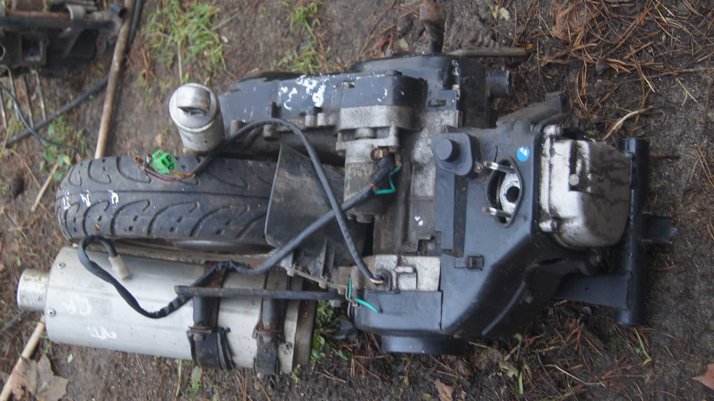 Silnik z kołem tłumikiem amortyzatorem 139FMB