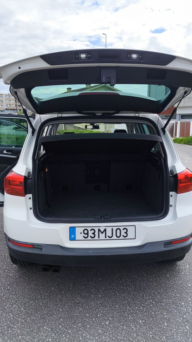 Tiguan 2.0 TDI Com Tecto
