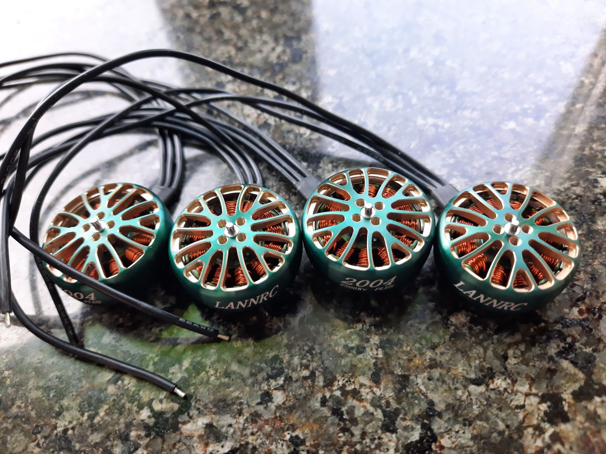 FPV мотори дрона 2004 2500kv