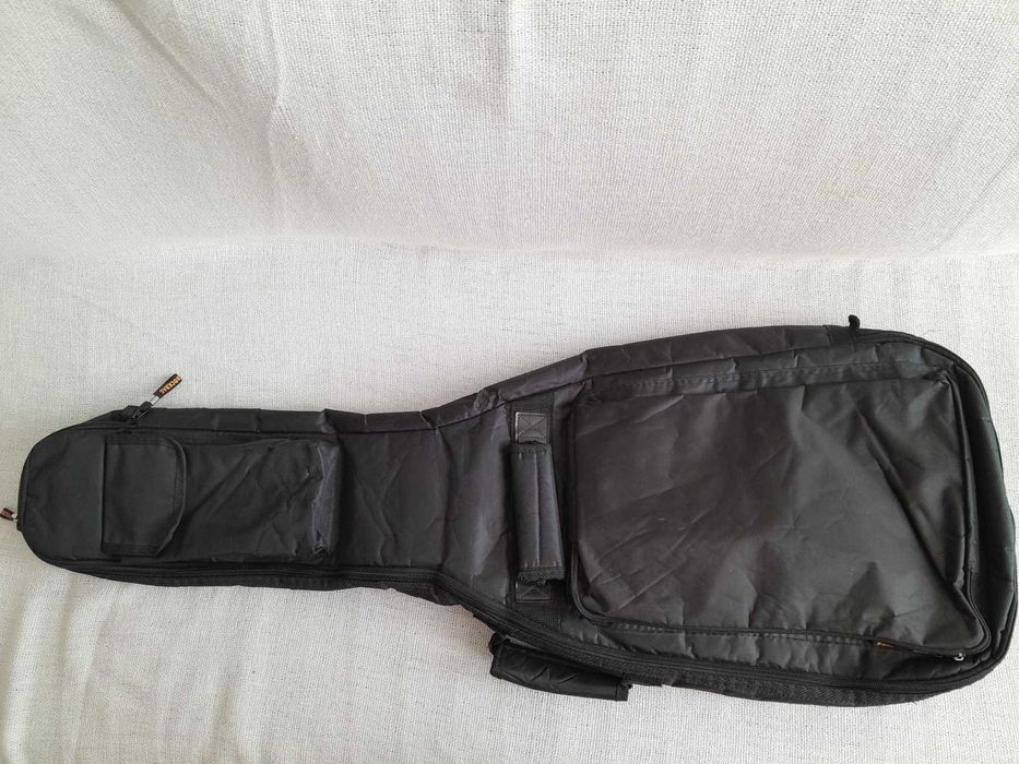 Gruby, czarny pokrowiec ,futerał, etui na gitarę elektryczną ROCKBAG